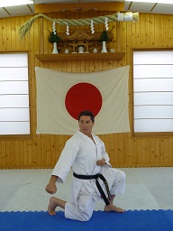 Entrenando Kata Empi en Hombu Dojo, Japón